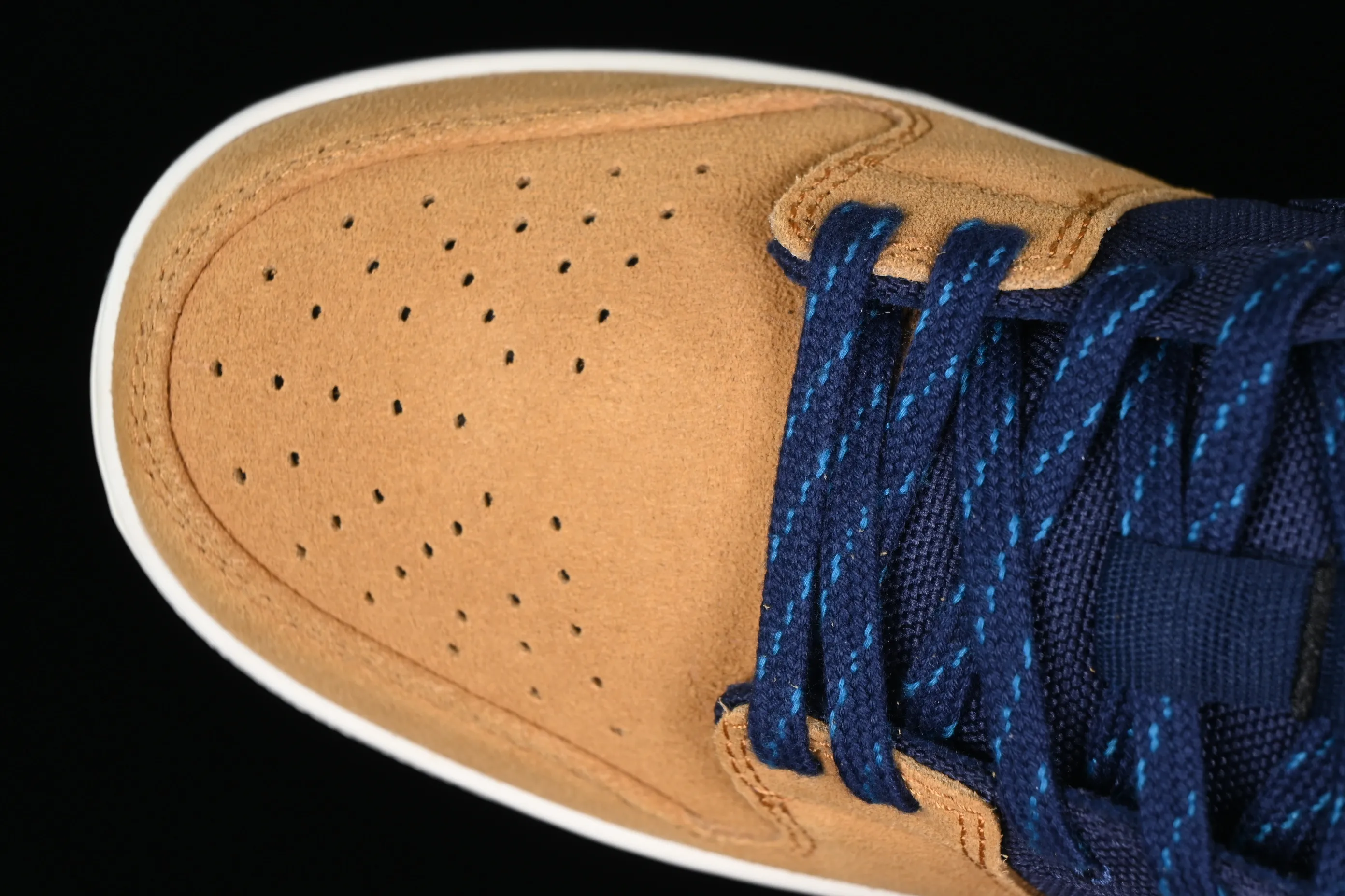 All Categories Nk SB Dunk Series Nk SB Dunk Low Low-top sneakers Nk SB Dunk Low "Midnight Navy" Desert Yellow SB low-top sports and leisure sneakers DX6775-400